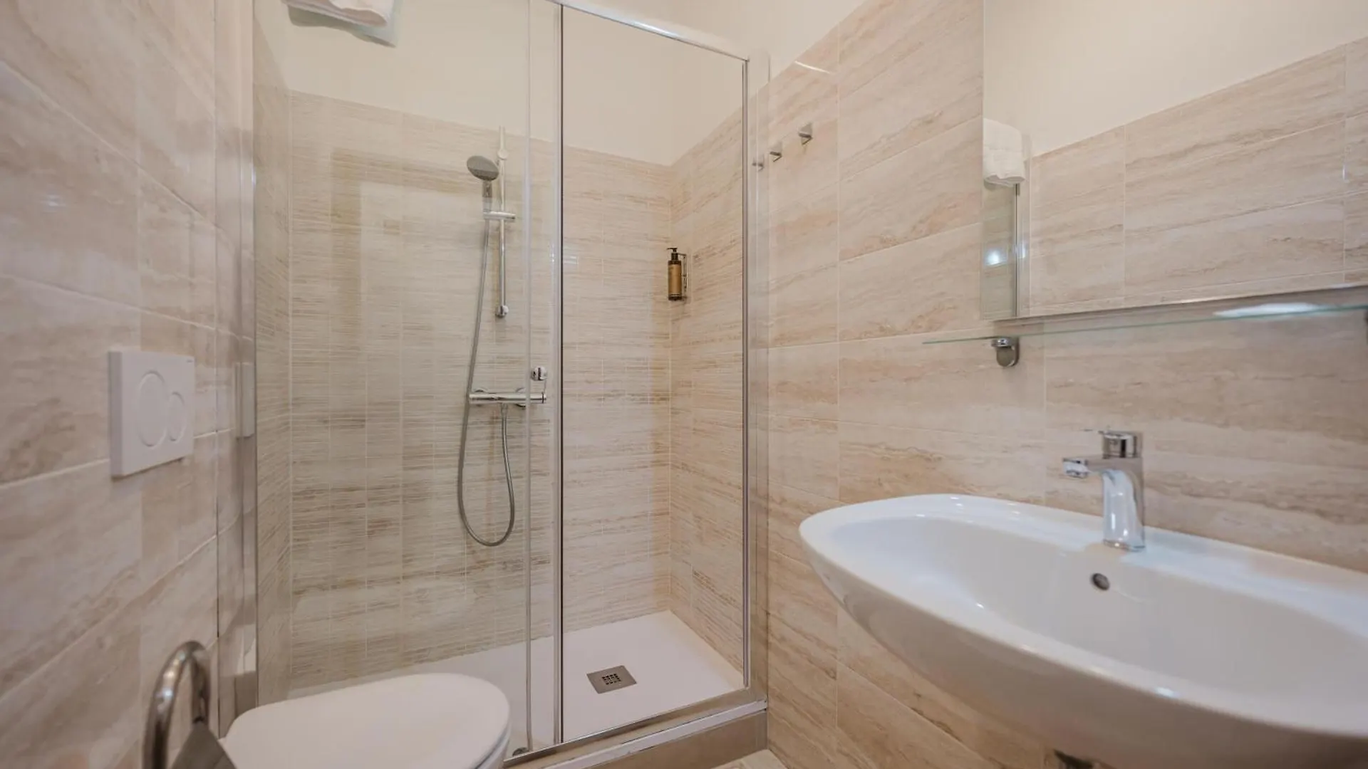 ונציה Rialto Suite 707 2*,  איטליה