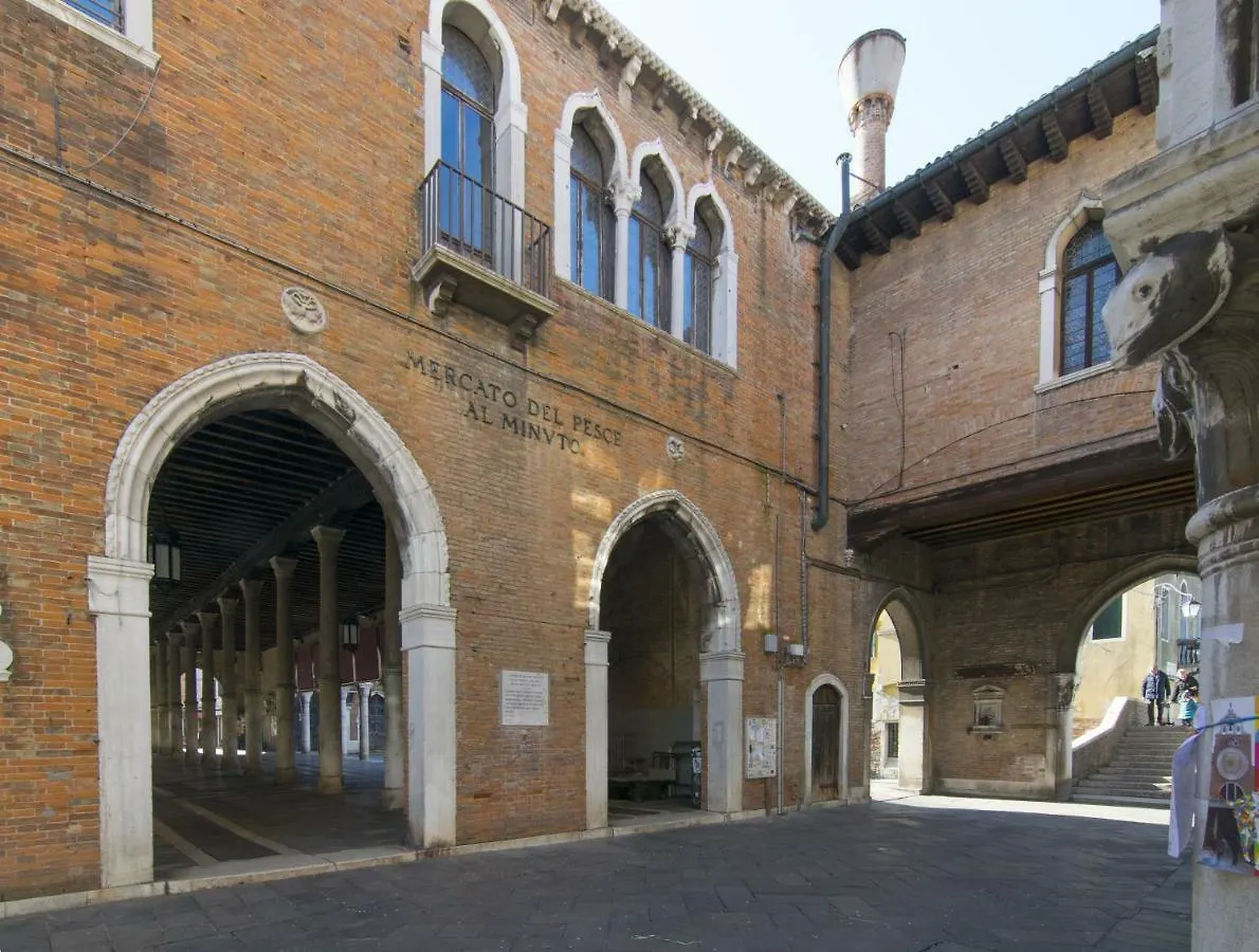 Rialto Suite 707 Venice 2*,