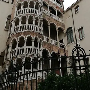 Alloggi Scala Del Bovolo Gasthuis Venetië