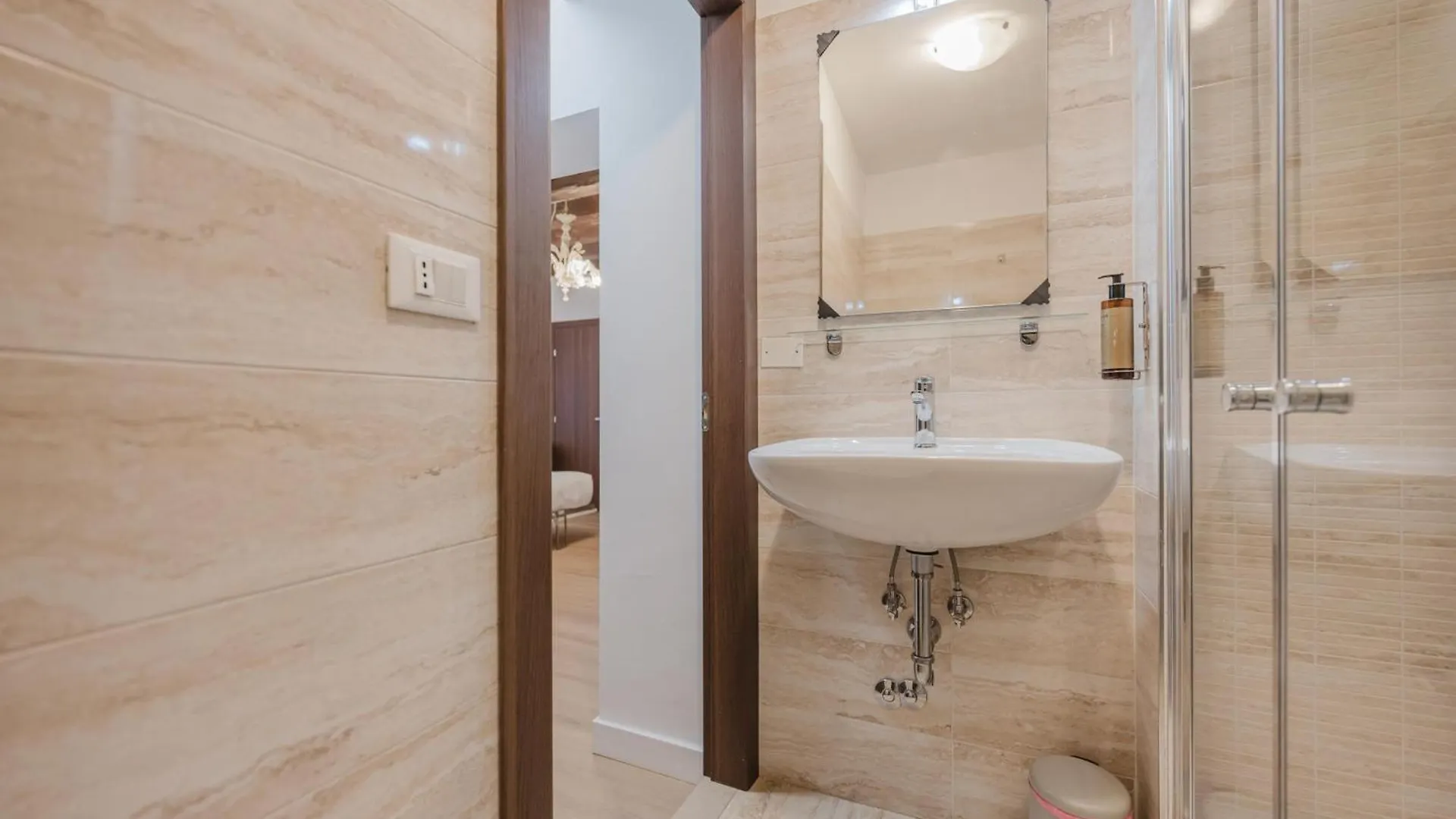 البندقية Rialto Suite 707