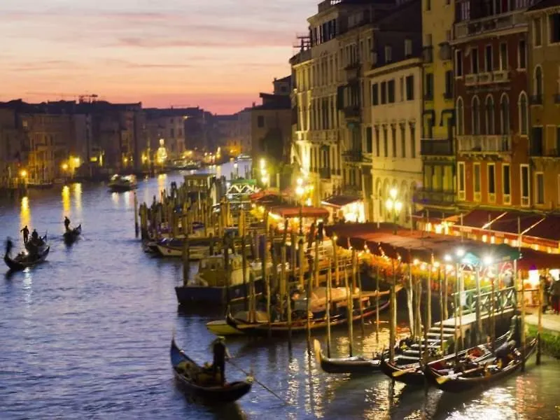 البندقية Rialto Suite 707 2*,  إيطاليا